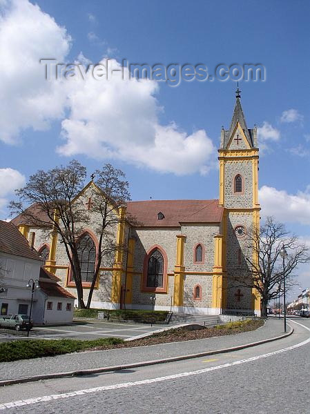 czech219: Czech Republic - Hluboka nad Vltavou  (Southern Bohemia - Jihoceský - Budejovický kraj): Pseudo-Gothic Church of St. John Nepomucene - buit in 1846 - photo by J.Kaman - (c) Travel-Images.com - Stock Photography agency - Image Bank