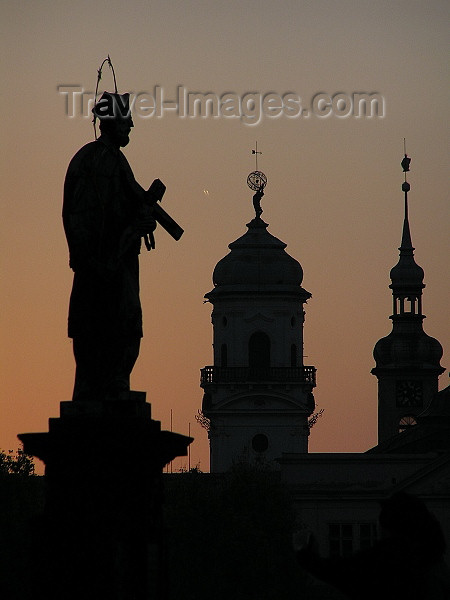 czech472: Prague, Czech Republic: Charles bridge at dawn  - Saint silhouette - photo by J.Kaman - (c) Travel-Images.com - Stock Photography agency - Image Bank