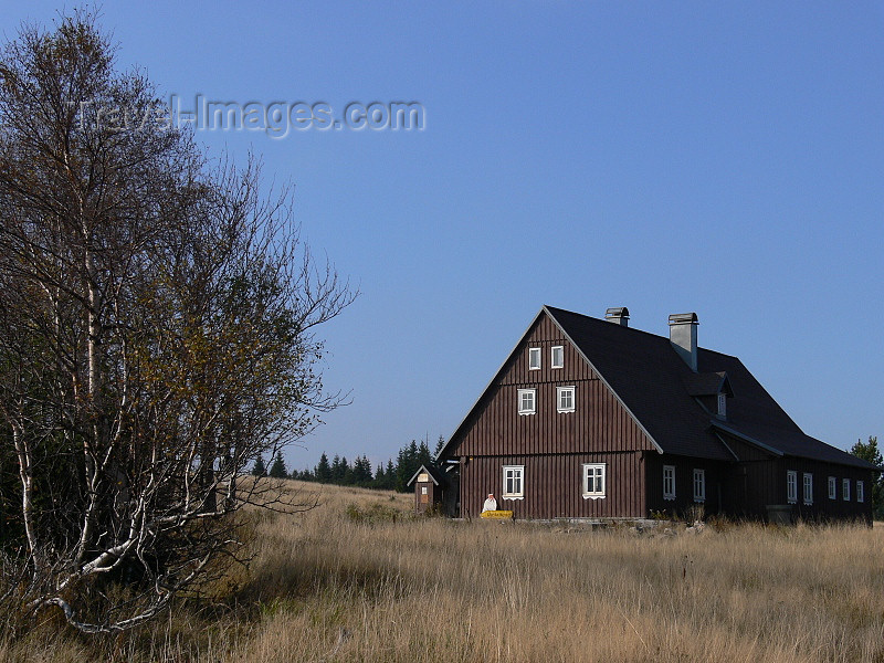 czech481: Czech Republic - Jizerka: Dung House - Jizera Mountains - Liberec Region - photo by J.Kaman - (c) Travel-Images.com - Stock Photography agency - Image Bank