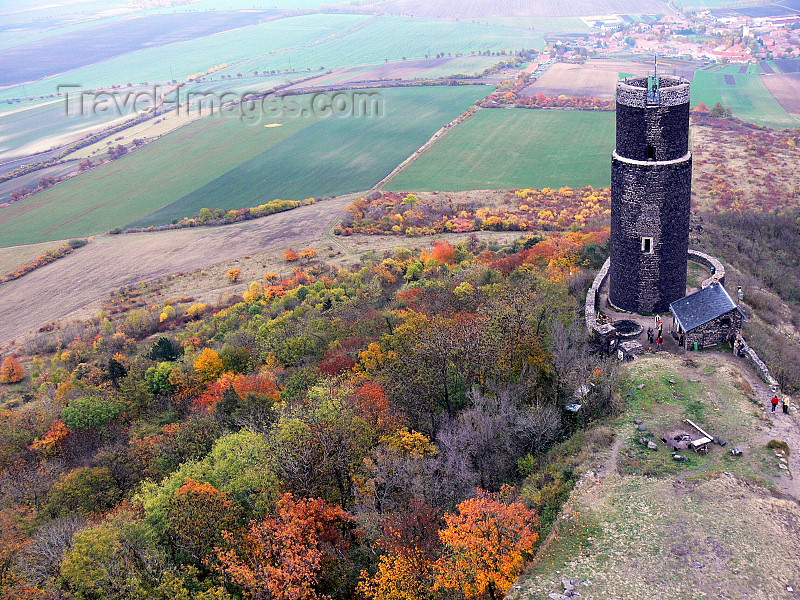 czech509: Czech Republic - Ceske Stredohori mountains: Hazmburk castle - tower seen from the main castle - Usti nad Labem Region - photo by J.Kaman - (c) Travel-Images.com - Stock Photography agency - Image Bank