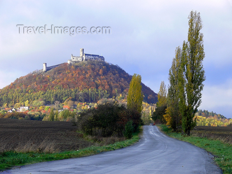 czech515: Czech Republic - Okna - Ceska Lipa District: road and Bezdez castle - Liberec Region - photo by J.Kaman - (c) Travel-Images.com - Stock Photography agency - Image Bank