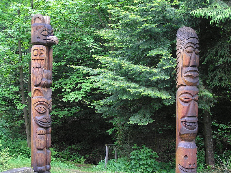 czech520: Czech Republic - Broumov area - Nachod District: totems - Broumovske steny - Hradec Kralove Region - photo by J.Kaman - (c) Travel-Images.com - Stock Photography agency - Image Bank