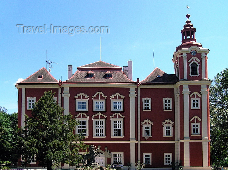 czech525: Czech Republic - Detenice - Jicin District: Detenice chateau - late-Baroque arquitecture - Cesky Raj - Bohemian Paradise - Hradec Kralove Region - photo by J.Kaman - (c) Travel-Images.com - Stock Photography agency - Image Bank