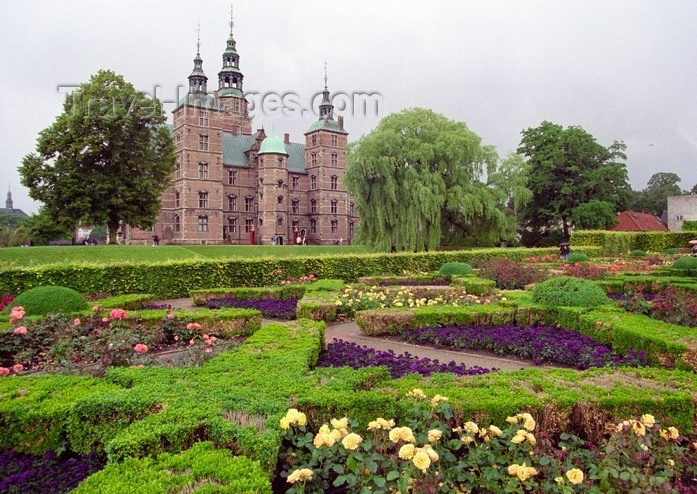 denmark17: Denmark - Copenhagen / København / CPH: gardens of Rosenborg castle - photo by J.Kaman - (c) Travel-Images.com - Stock Photography agency - Image Bank