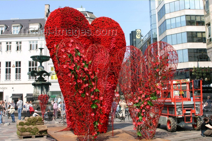 denmark48: Denmark - Copenhagen: love is in the air - giant heart - photo by C.Blam - (c) Travel-Images.com - Stock Photography agency - Image Bank