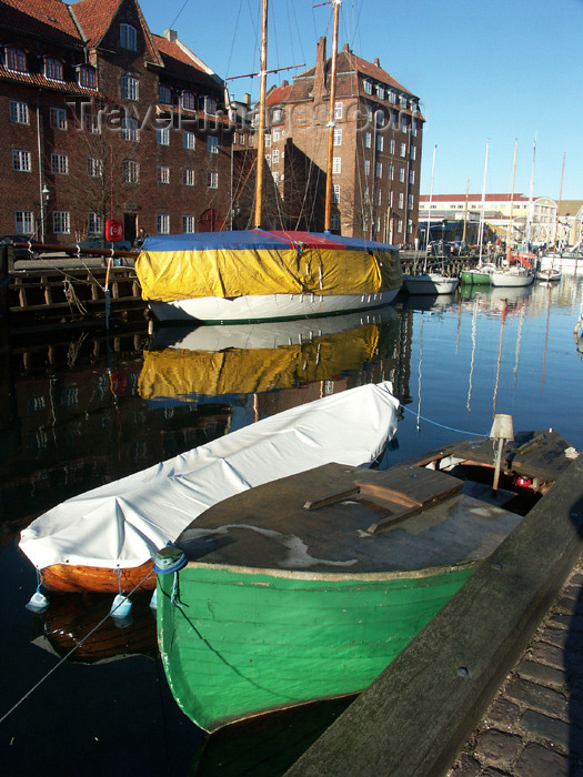 denmark55: Denmark - Copenhagen / København / CPH: Colorful Boats - photo by G.Friedman - (c) Travel-Images.com - Stock Photography agency - Image Bank