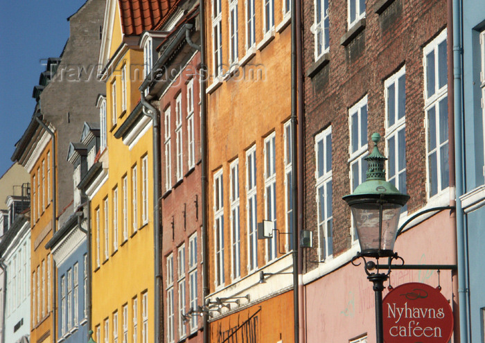 denmark57: Denmark - Copenhagen / København / CPH: built rainbow - Nyhavn - photo by G.Friedman - (c) Travel-Images.com - Stock Photography agency - Image Bank