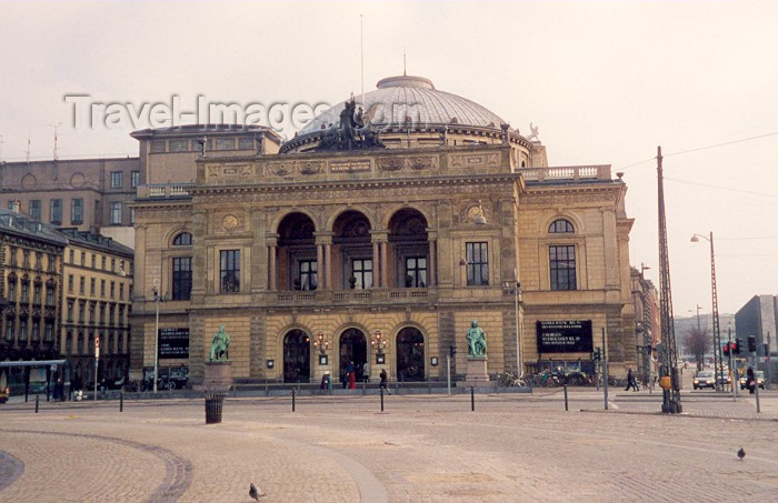 denmark7: Copenhagen: Lyrical - the Royal Theatre - Det Kongelige Teater - photo by M.Torres - (c) Travel-Images.com - Stock Photography agency - Image Bank