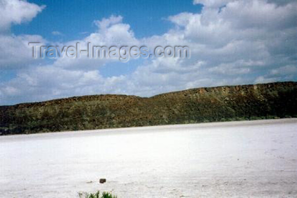 djibouti4: Galafi - Dikhil province, Djibouti: salt lake - credits: photo © by B.Cloutier - (c) Travel-Images.com - Stock Photography agency - Image Bank