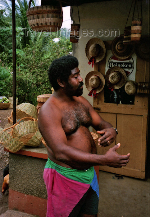 dominica8: Dominica: local man at a shop, descendent of Caribe Amerindians - photo by G.Frysinger - (c) Travel-Images.com - Stock Photography agency - Image Bank