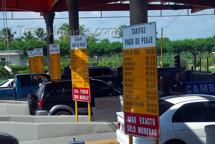 dominican102: Santo Domingo, Dominican Republic: toll plaza - eastern motorway - photo by M.Torres - (c) Travel-Images.com - Stock Photography agency - Image Bank