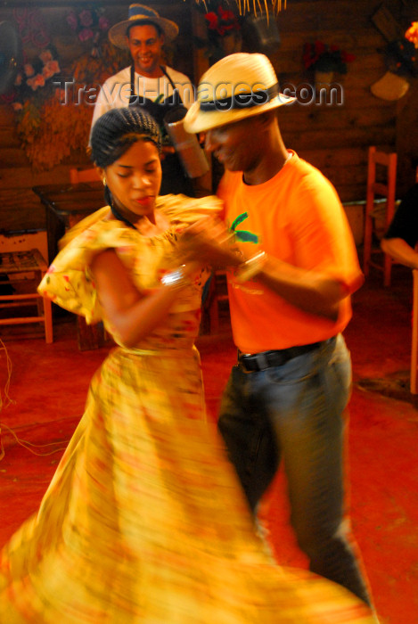 dominican106: Santo Domingo, Dominican Republic: couple dancing - photo by M.Torres - (c) Travel-Images.com - Stock Photography agency - Image Bank