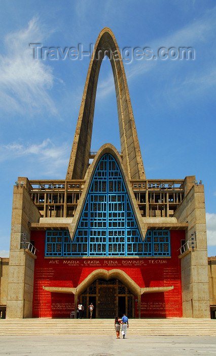 dominican107: Higüey, Dominican Republic: the Cathedral - Basilica of Our Lady - Basilica de Nuestra Señora de la Altagracia - photo by M.Torres - (c) Travel-Images.com - Stock Photography agency - Image Bank