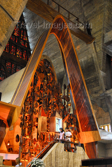 dominican118: Higüey, Dominican Republic: faithful pay homage to La Altagracia painting - Basilica of Our Lady - Basilica de Nuestra Señora de la Altagracia - photo by M.Torres - (c) Travel-Images.com - Stock Photography agency - Image Bank