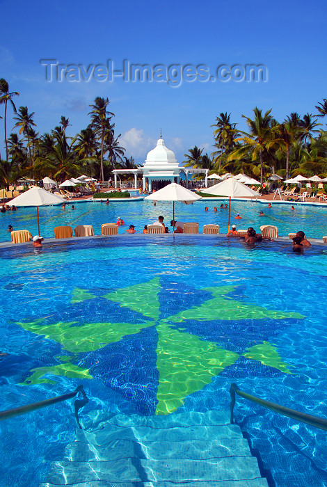 dominican146: Punta Cana, Dominican Republic: Riu Palace Hotel - view from the children's pool - Arena Gorda Beach - photo by M.Torres - (c) Travel-Images.com - Stock Photography agency - Image Bank