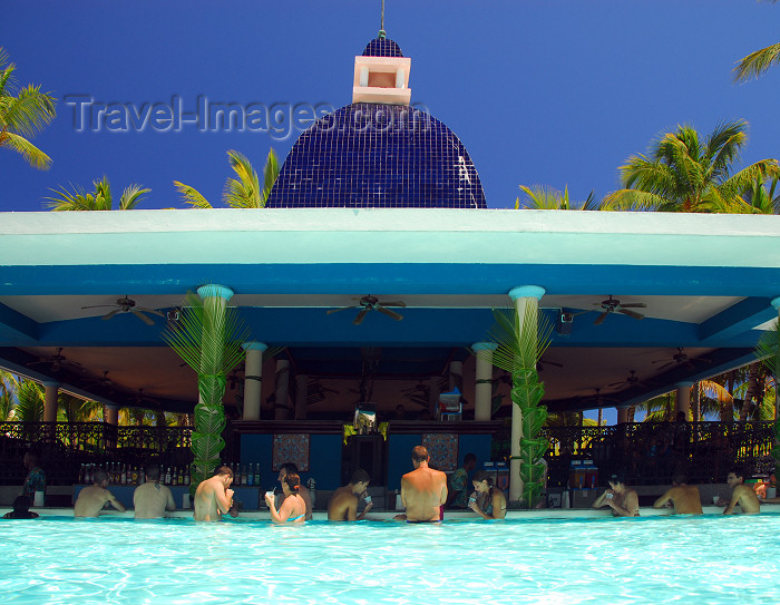 dominican184: Punta Cana, Dominican Republic: pool bar -Arena Gorda Beach - photo by M.Torres - (c) Travel-Images.com - Stock Photography agency - Image Bank