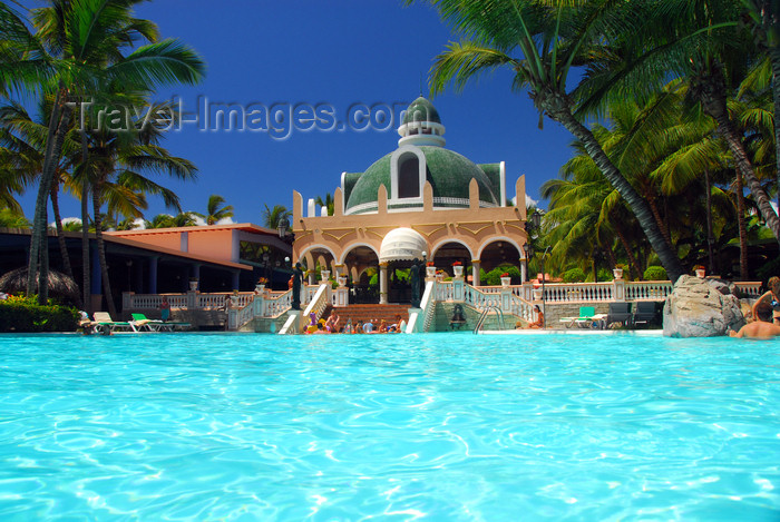 dominican185: Punta Cana, Dominican Republic: pool at the Riu complex - Arena Gorda Beach - photo by M.Torres - (c) Travel-Images.com - Stock Photography agency - Image Bank