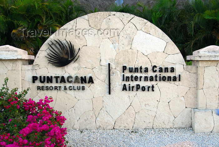 dominican210: Punta Cana, Dominican Republic: airport sign - Punta Cana resort and club - Punta Cana International Airport - PUJ / MDPC - photo by M.Torres - (c) Travel-Images.com - Stock Photography agency - Image Bank