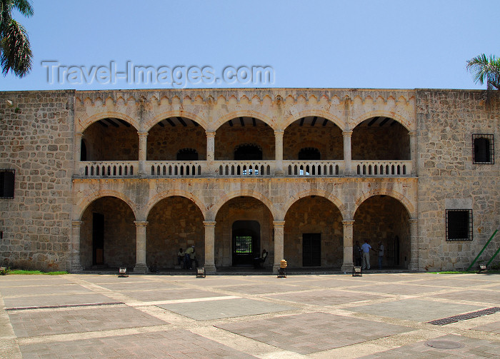 dominican22: Santo Domingo, Dominican Republic: Alcazar de Colon - facade of the viceroy's palace, now a museum - Palacio Virreinal de Don Diego Colón - Ciudad Colonial - Unesco World Heritage - photo by M.Torres - (c) Travel-Images.com - Stock Photography agency - Image Bank