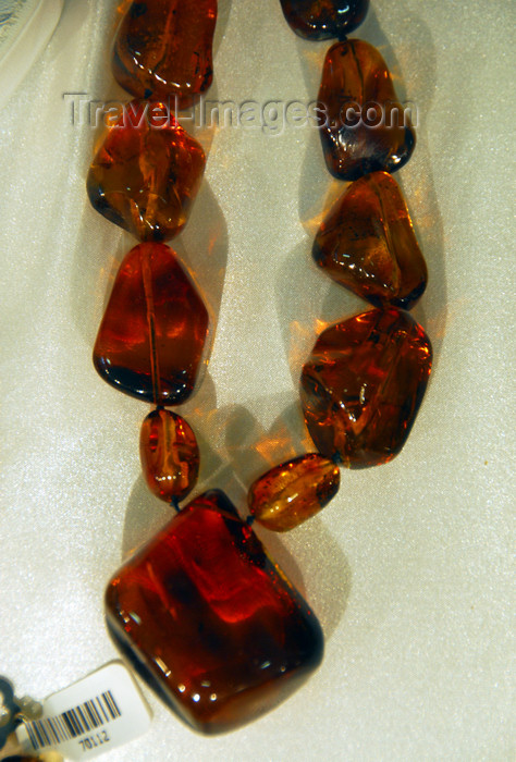 dominican221: La Romana, Dominican Republic: amber necklace with pendant - photo by M.Torres - (c) Travel-Images.com - Stock Photography agency - Image Bank