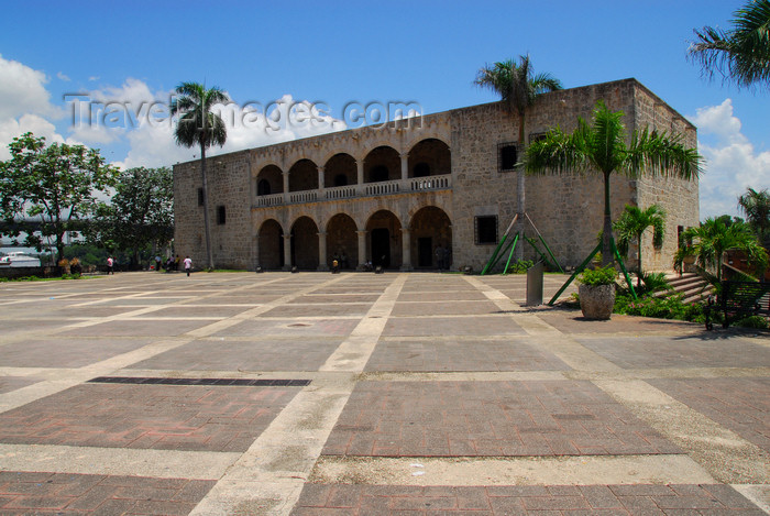 dominican23: Santo Domingo, Dominican Republic: Alcazar de Colon and plaza de Espana - Ciudad Colonial - Unesco World Heritage - photo by M.Torres - (c) Travel-Images.com - Stock Photography agency - Image Bank