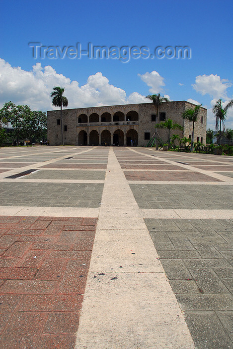dominican24: Santo Domingo, Dominican Republic: Alcazar de Colon - pavement of Plaza de España - Ciudad Colonial - Unesco World Heritage - photo by M.Torres - (c) Travel-Images.com - Stock Photography agency - Image Bank