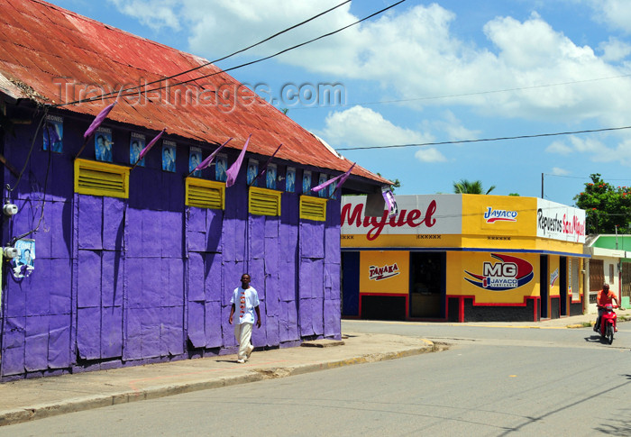 dominican249: Dajabón, Dominican Republic: blue warehouse - photo by M.Torres - (c) Travel-Images.com - Stock Photography agency - Image Bank