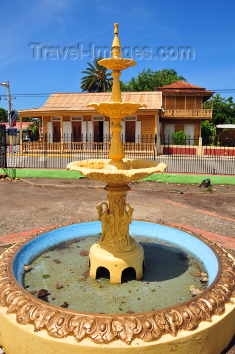 dominican257: Monte Cristi, Dominican Republic: one of four fountains on Plaza Duarte - photo by M.Torres - (c) Travel-Images.com - Stock Photography agency - Image Bank