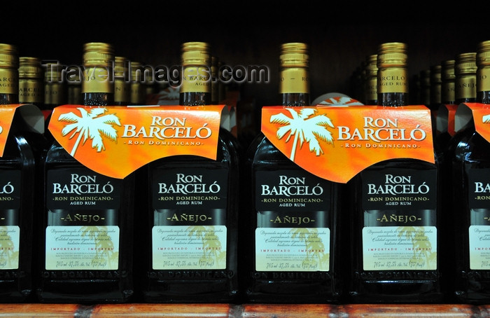 dominican274: El Catey, Samaná province, Dominican republic: aged rum - Ron Barceló - Dominican spirit - ron añejo - Samaná El Catey International Airport - photo by M.Torres - (c) Travel-Images.com - Stock Photography agency - Image Bank