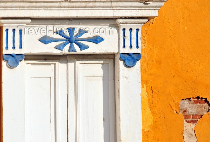 dominican303: Puerto Plata, Dominican republic: Restauración masonic lodge - window detail - Logia Restauración - Calle Separación esq. Malecón - photo by M.Torres - (c) Travel-Images.com - Stock Photography agency - Image Bank