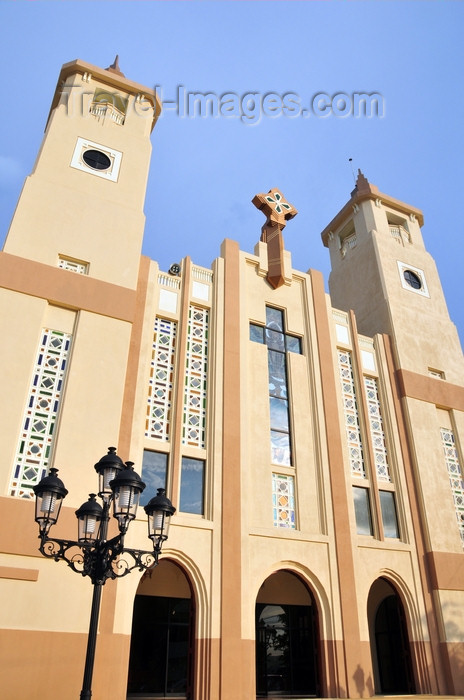 dominican307: Puerto Plata, Dominican republic: Cathedral of St Philip the Apostle - façade - Catedral de San Felipe - photo by M.Torres - (c) Travel-Images.com - Stock Photography agency - Image Bank