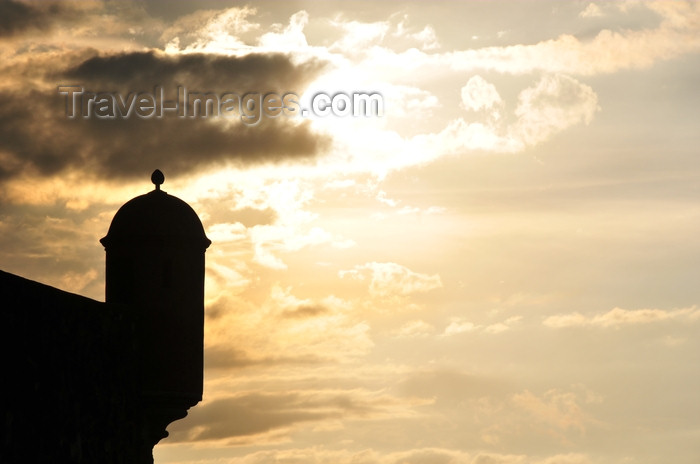 dominican320: Puerto Plata, Dominican republic: San Felipe fortress - guerite at sunset - El Morro de San Felipe - garita - photo by M.Torres - (c) Travel-Images.com - Stock Photography agency - Image Bank