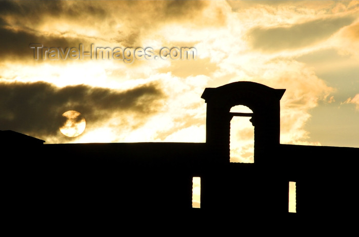 dominican321: Puerto Plata, Dominican republic: San Felipe fortress, completed under King Felipe II and used as a jail under President Trujillo - sunset - photo by M.Torres - (c) Travel-Images.com - Stock Photography agency - Image Bank