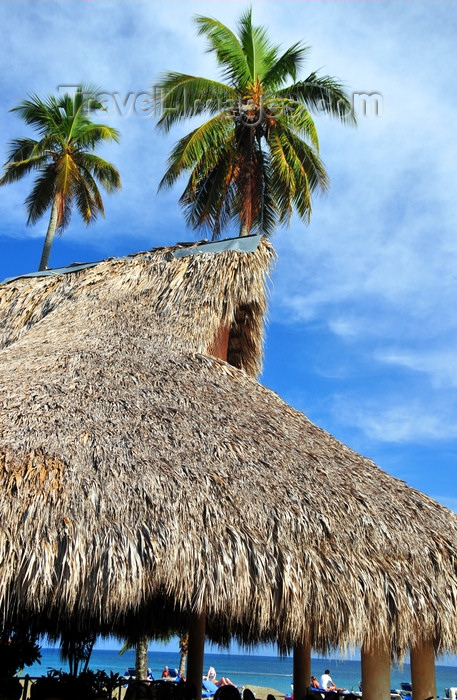 dominican346: Río San Juan, María Trinidad Sánchez province, Dominican republic: Polynesian architecture at an all-inclusive resort - photo by M.Torres - (c) Travel-Images.com - Stock Photography agency - Image Bank