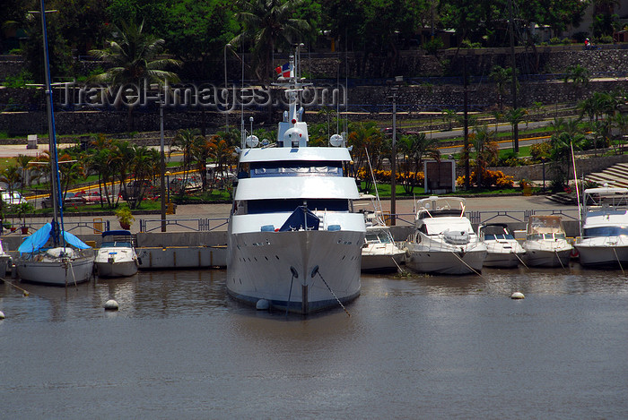 dominican53: Santo Domingo, Dominican Republic: yachts in the Ozama River - photo by M.Torres - (c) Travel-Images.com - Stock Photography agency - Image Bank
