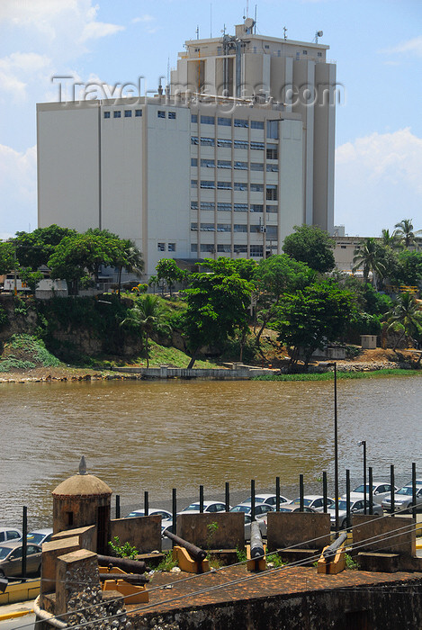 dominican55: Santo Domingo, Dominican Republic: Spanish bastion over the Ozama River - Malecon - photo by M.Torres - (c) Travel-Images.com - Stock Photography agency - Image Bank