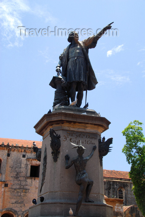 dominican79: Santo Domingo, Dominican Republic: Columbus' statue, a gift from France - sculptor Ernesto Gilbert - Parque Colón - Colonial City - photo by M.Torres - (c) Travel-Images.com - Stock Photography agency - Image Bank