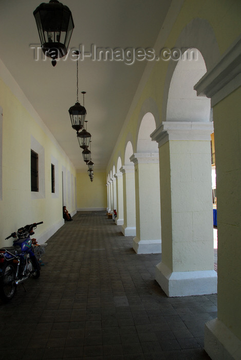 dominican84: Santo Domingo, Dominican Republic: arches of the Palacio Consistorial - photo by M.Torres - (c) Travel-Images.com - Stock Photography agency - Image Bank