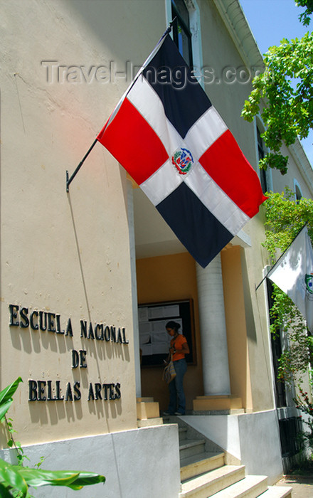 dominican91: Santo Domingo, Dominican Republic: Escuela Nacional de Bellas Artes - Eastern end of Calle El Conde - photo by M.Torres - (c) Travel-Images.com - Stock Photography agency - Image Bank