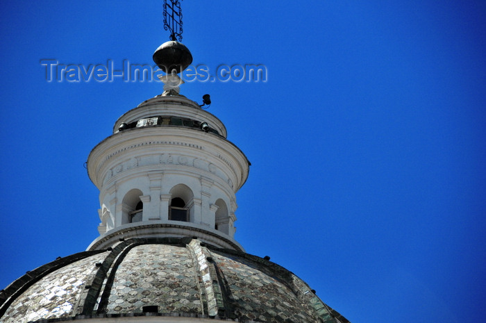 ecuador100: Quito, Ecuador: Plaza de la Merced - tiled dome with lantern of the Iglesia de La Merced - Church and Monastery of Our Lady of Mercy - photo by M.Torres - (c) Travel-Images.com - Stock Photography agency - Image Bank