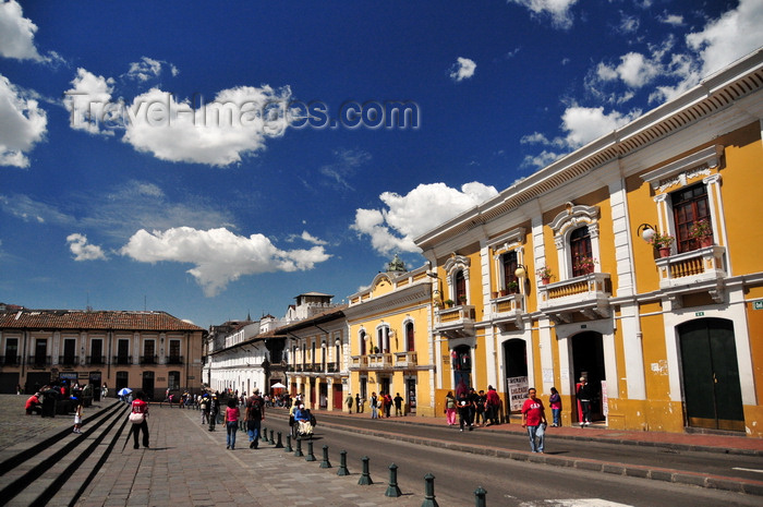 ecuador110: Quito, Ecuador: Castro store occupies an old Spanish mansion - Plaza San Francisco - east side - Calle Sebastián de Benalcazar - photo by M.Torres - (c) Travel-Images.com - Stock Photography agency - Image Bank