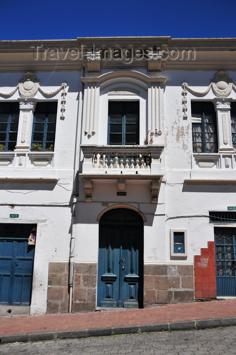 ecuador128: Quito, Ecuador:  façade on Calle Francisco Caldas - photo by M.Torres - (c) Travel-Images.com - Stock Photography agency - Image Bank