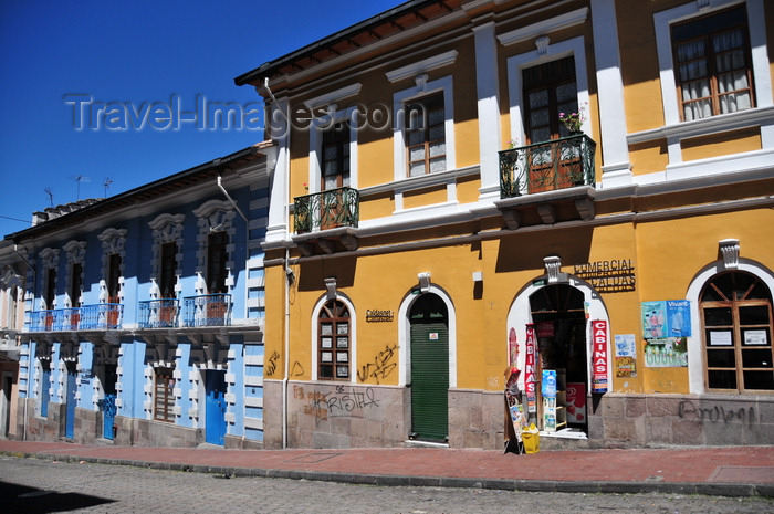 ecuador129: Quito, Ecuador:  strong colors - shps on Calle Francisco Caldas - Comercial Caldas - photo by M.Torres - (c) Travel-Images.com - Stock Photography agency - Image Bank