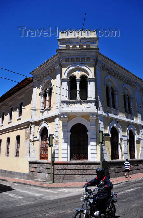 ecuador131: Quito, Ecuador: italianate architecture - corner of Calle Montúfar and Calle Esmeraldas, old Calle de la Soledad - photo by M.Torres - (c) Travel-Images.com - Stock Photography agency - Image Bank