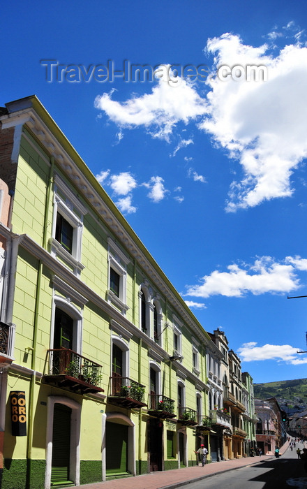 ecuador136: Quito, Ecuador: gold shop - climbing calle Olmedo - photo by M.Torres - (c) Travel-Images.com - Stock Photography agency - Image Bank