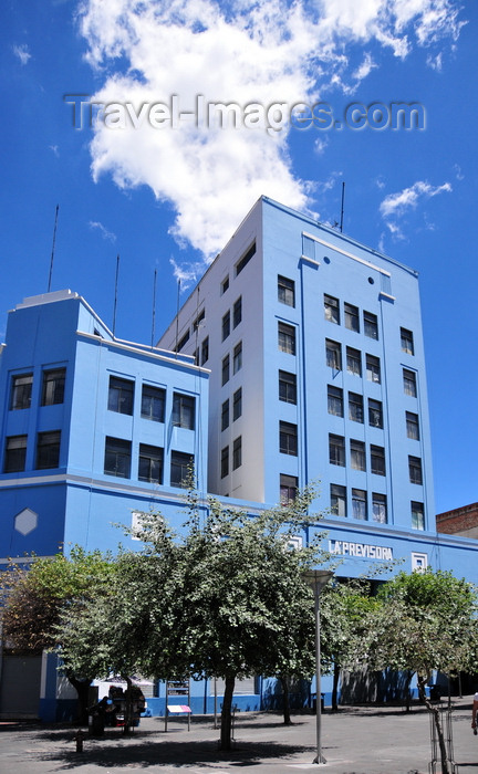 ecuador140: Quito, Ecuador: Edificio la Previsora - Calle Eugenio Espejo, corner Calle Guayaquil - Plaza Chica - photo by M.Torres - (c) Travel-Images.com - Stock Photography agency - Image Bank