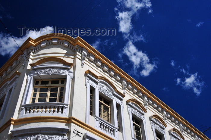 ecuador159: Quito, Ecuador: corner of Calles Venezuela and António José Sucre, former Calle del Algodon - Almacenes Brín - Centro Histórico - photo by M.Torres - (c) Travel-Images.com - Stock Photography agency - Image Bank