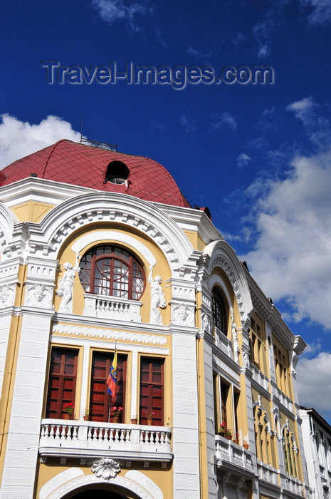 ecuador161: Quito, Ecuador: Banco Hipotecario - elegant façade - corner of calles Gabriel Garcia Moreno and Simon Bolivar - photo by M.Torres - (c) Travel-Images.com - Stock Photography agency - Image Bank