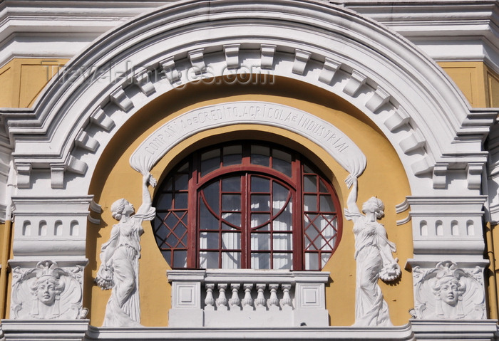 ecuador162: Quito, Ecuador: art deco window - Banco Hipotecario, former Compañia de Crédito Agrícola e Industrial - corner of calles Gabriel Garcia Moreno and Simon Bolivar - photo by M.Torres - (c) Travel-Images.com - Stock Photography agency - Image Bank