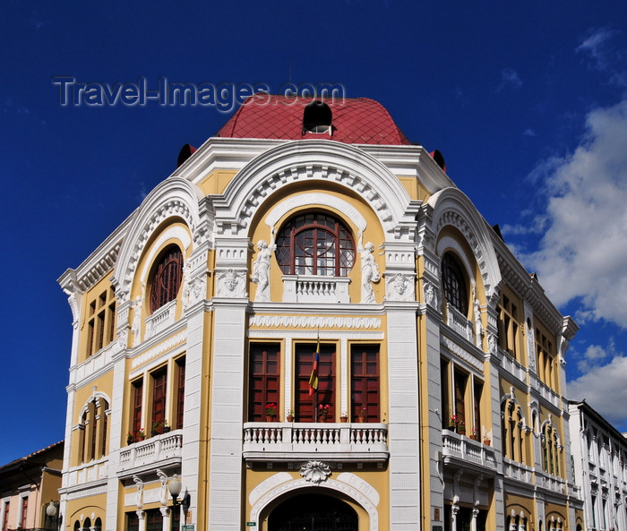 ecuador163: Quito, Ecuador: Banco Hipotecario - art deco architecture - built in 1920 - corner of calles Gabriel Garcia Moreno and Simon Bolivar - photo by M.Torres - (c) Travel-Images.com - Stock Photography agency - Image Bank